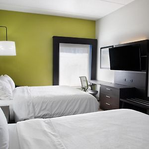 Queen Room Two Queen Beds Non-Smoking